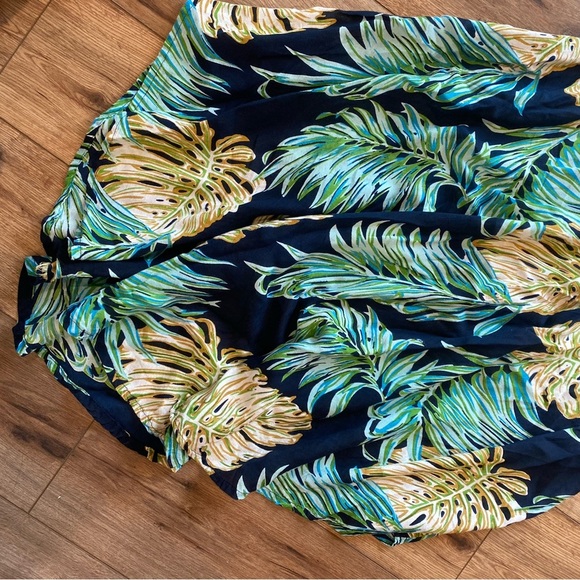 Jessica Taylor dress with a tropical leaf pattern, 100% rayon - Picture 2 of 8